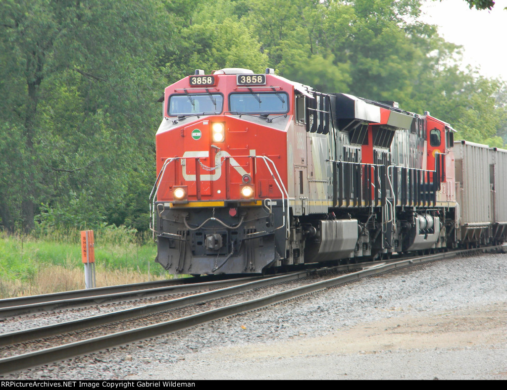 CN 3858 & CN 3011 